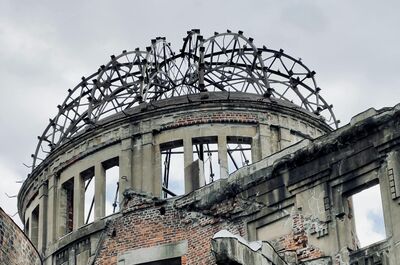 Hiroshima zürnt, Nagasaki betet