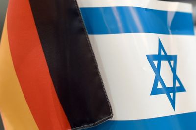 1965 - Diplomatische Beziehungen zu Israel