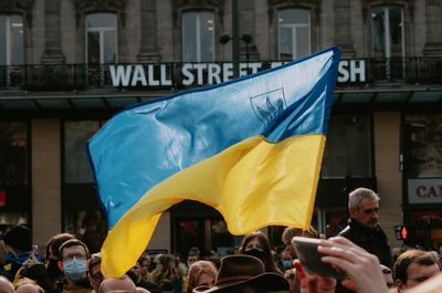 Die Profiteure der Krisen und Kriege - Deutsche Waffenexporte und die Rüstungsindustrie in der Bundesrepublik vor und nach dem Ukraine-Krieg