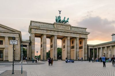 Wandel statt Kontinuität? - Die Scholz`sche Zeitwende und die deutsche Außen- und Sicherheitspolitik