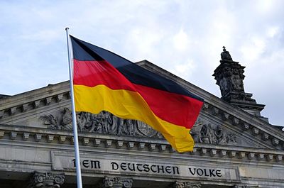 Aufbruch zu neuen Ufern? – Deutschland zwei Jahre nach der Bundestagswahl und die Halbzeitbilanz der „Ampel-Koalition“